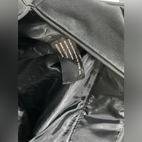 DSW Faux Snakeskin Handled 3 Compartment Zippered Weekend Overnight Tote Bag - Picture 5 of 16